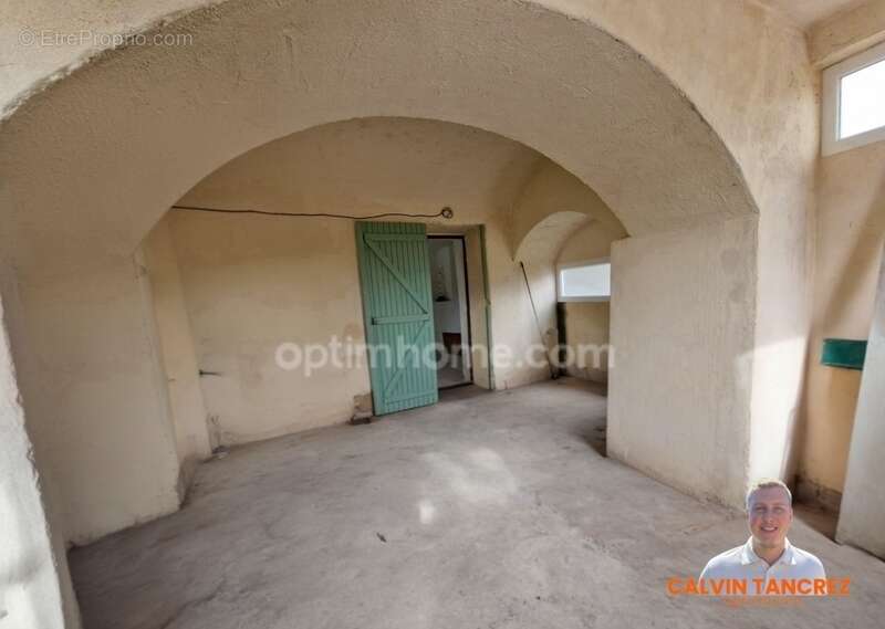 Appartement à SAINT-BRES