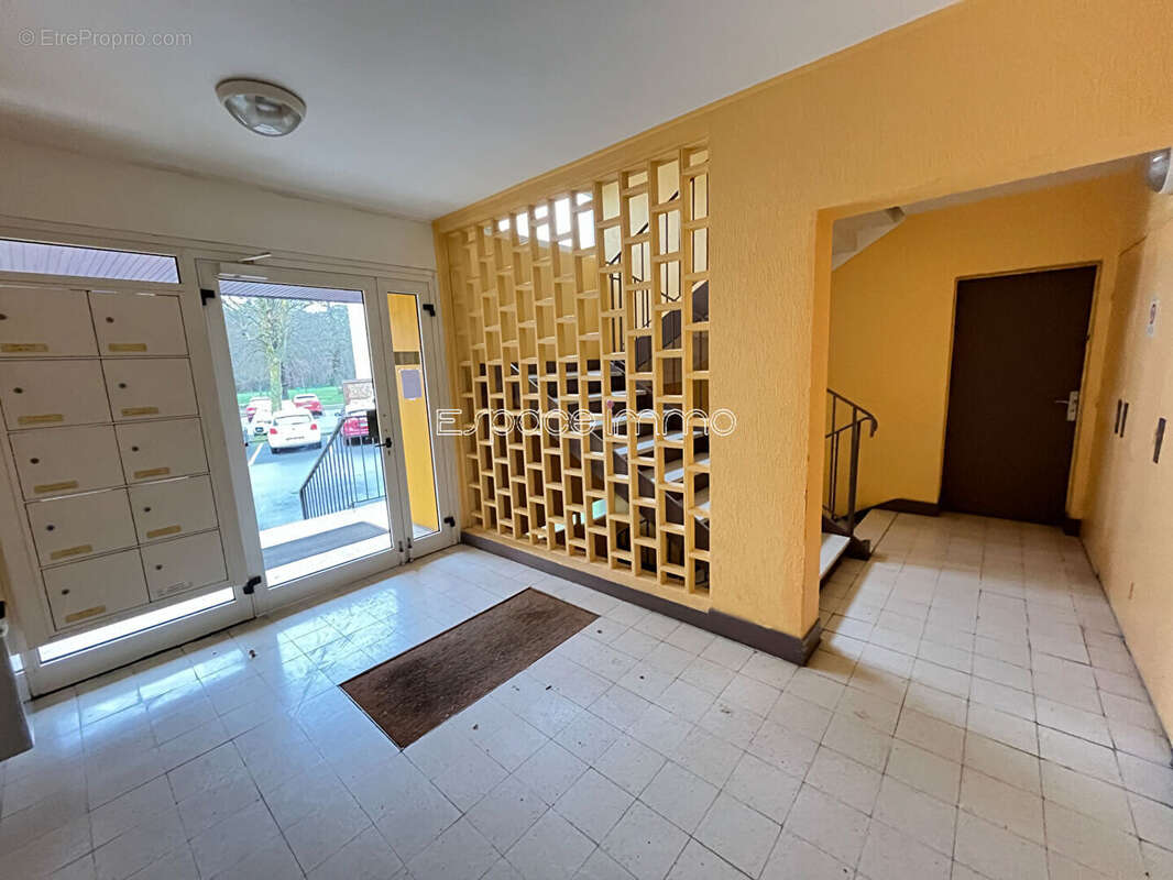 Appartement à MONT-SAINT-AIGNAN