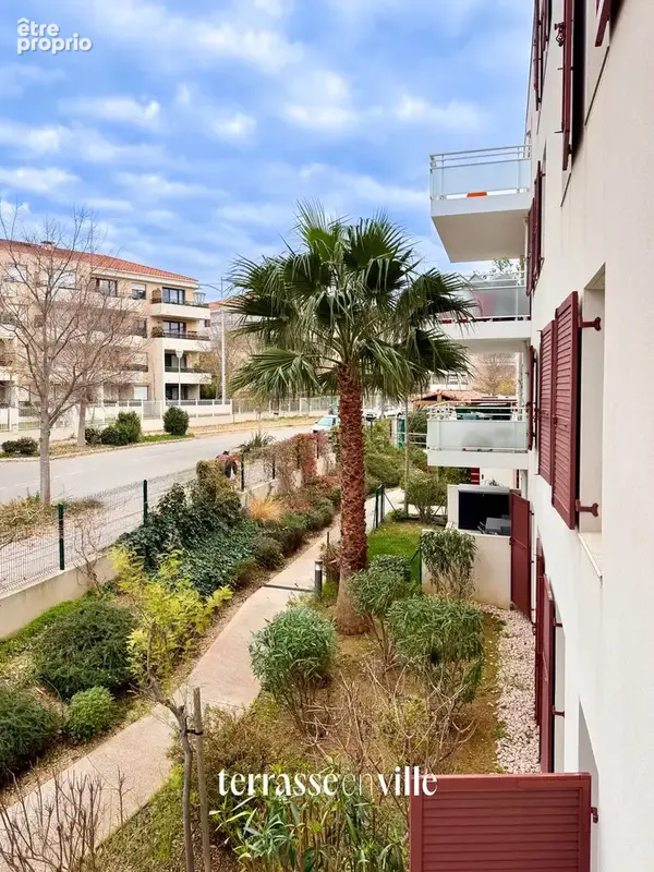 Saint-cyr-sur-mer - beau t2 recent - 38 m2 - terrasse - piscine - double parking - cave - 239 000€ - photo 11