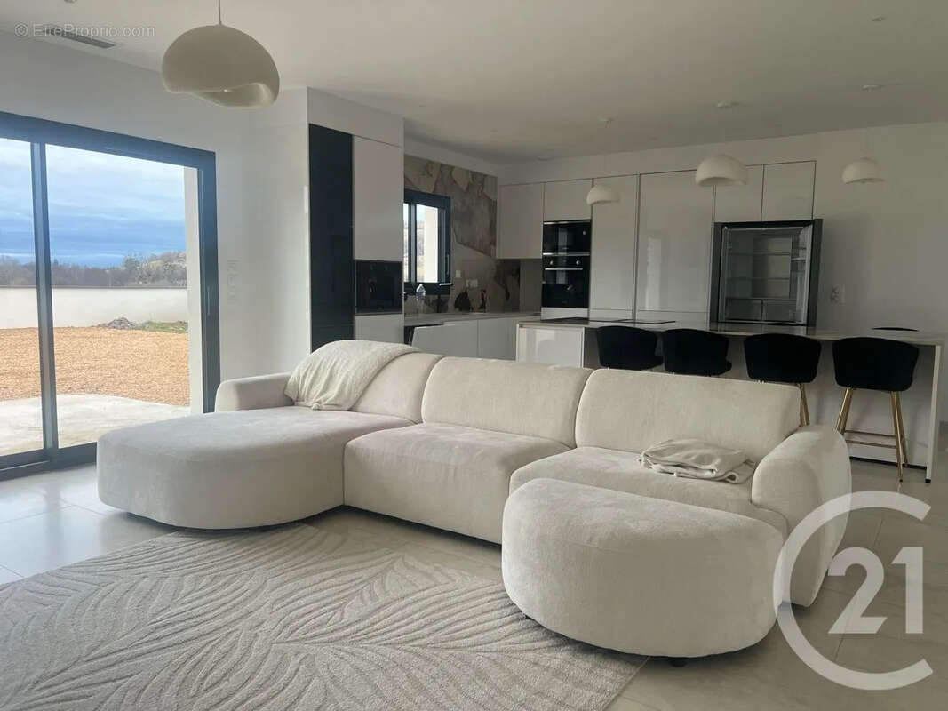 Maison à ARPAJON-SUR-CERE