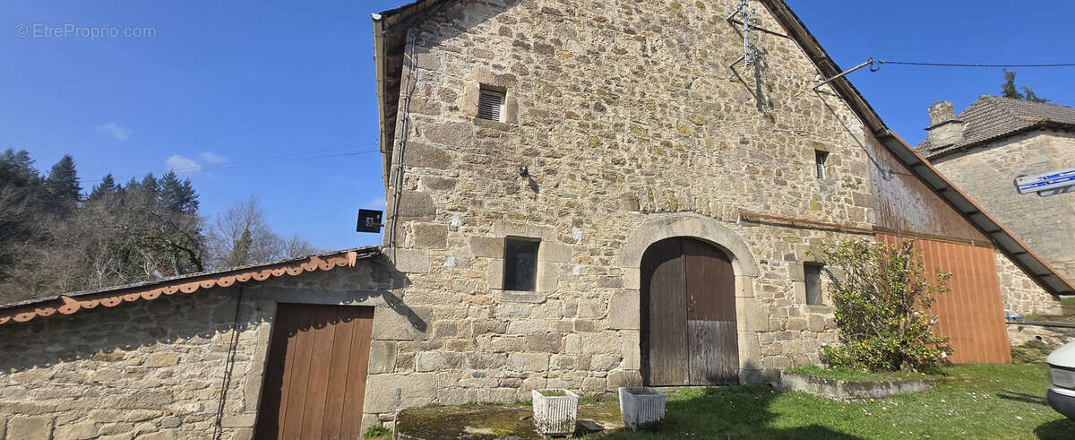 Maison à SAINT-JULIEN-LE-PELERIN