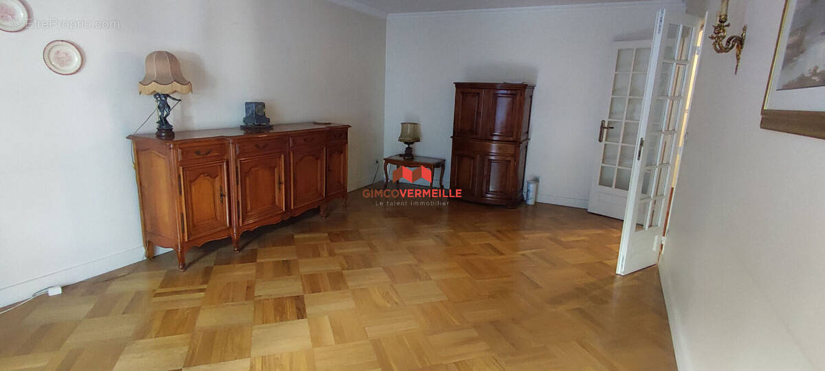 Appartement à LA CELLE-SAINT-CLOUD