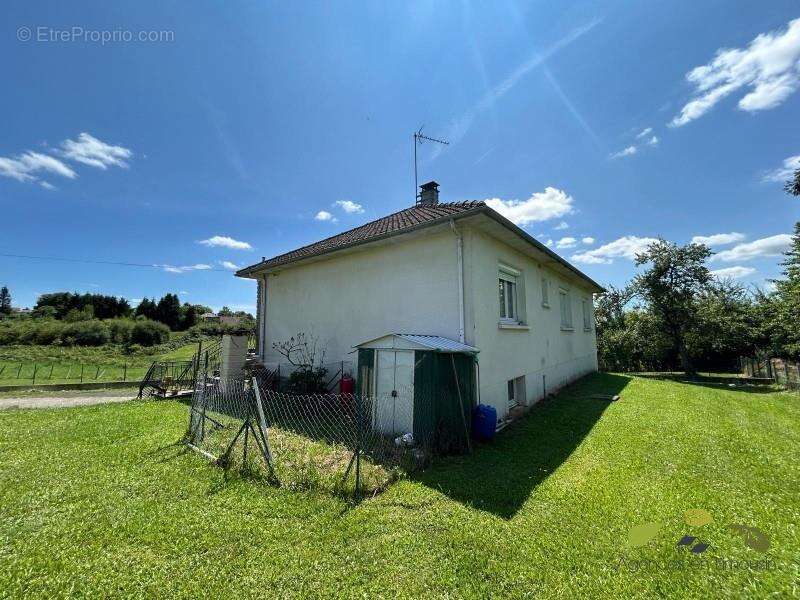 Maison à LINARDS