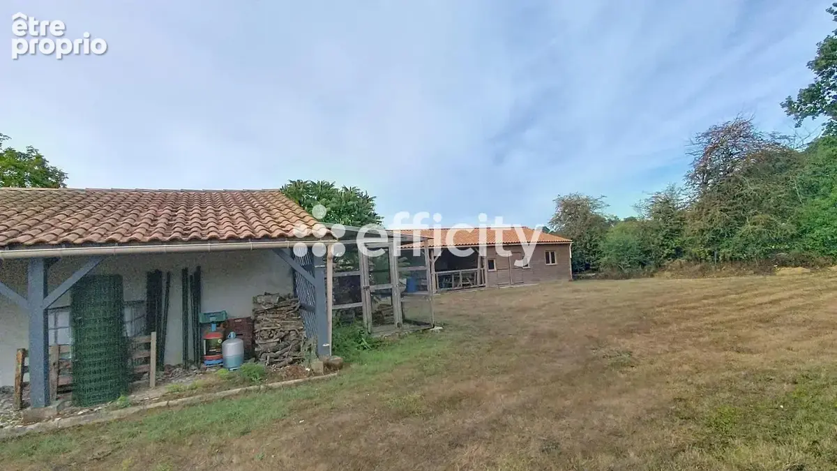 Terrain 1 326 m² à vendre à La Roche-Sur-Yon (85000) - photo 4