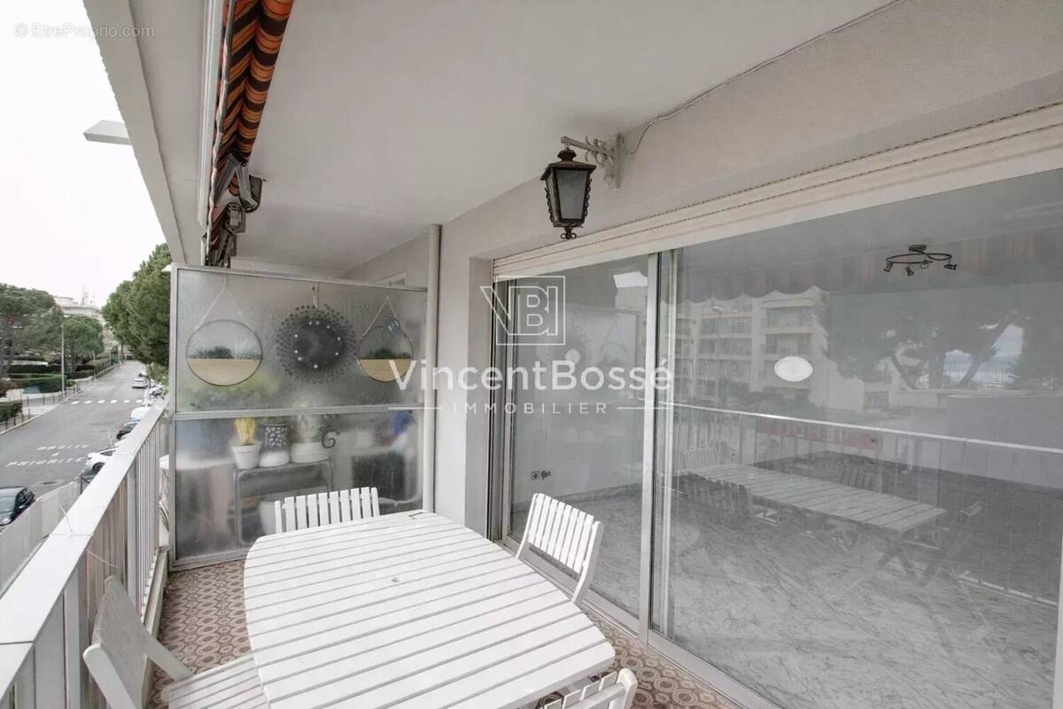 Appartement à SAINT-LAURENT-DU-VAR