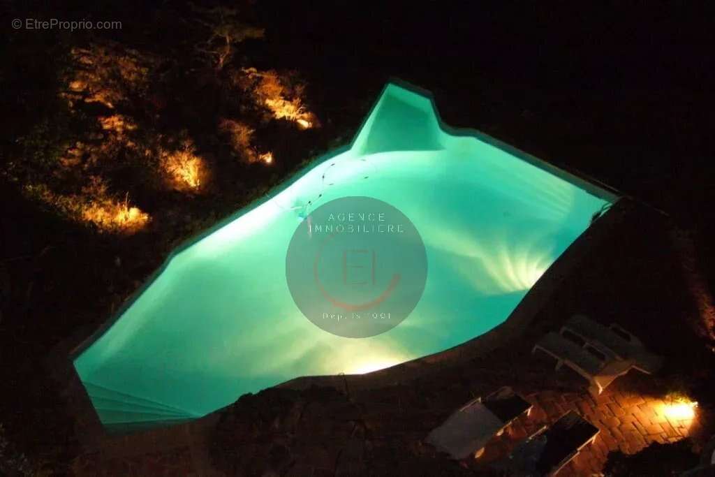 Maison à MANDELIEU-LA-NAPOULE