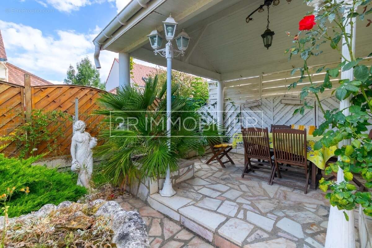 Maison à OZOIR-LA-FERRIERE