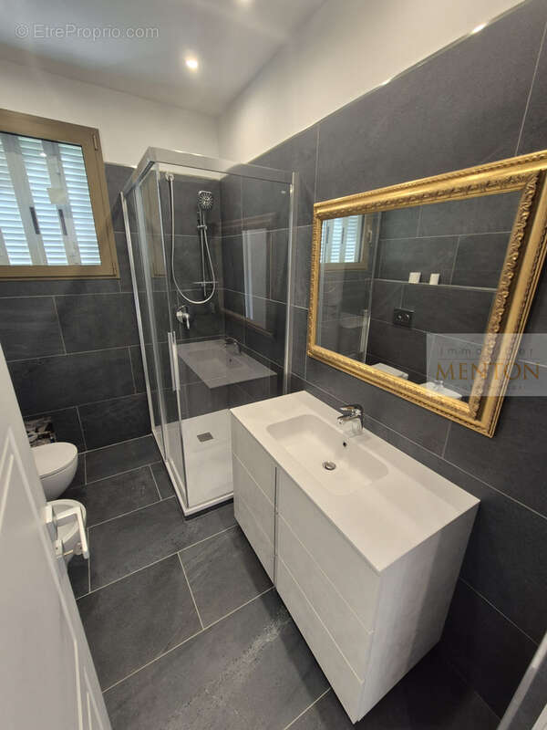 Appartement à ROQUEBRUNE-CAP-MARTIN