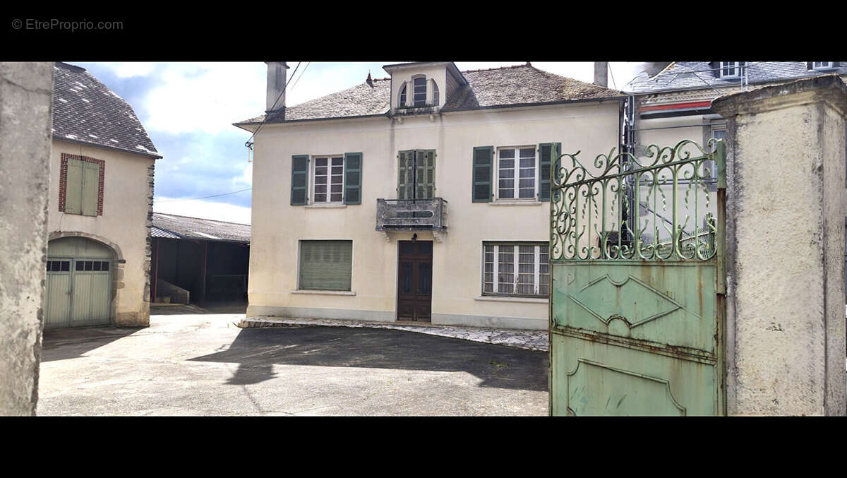 Maison Bordes 9 pièce(s) 220 m2 - photo 3