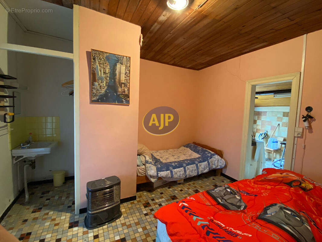 Maison à VENDAYS-MONTALIVET