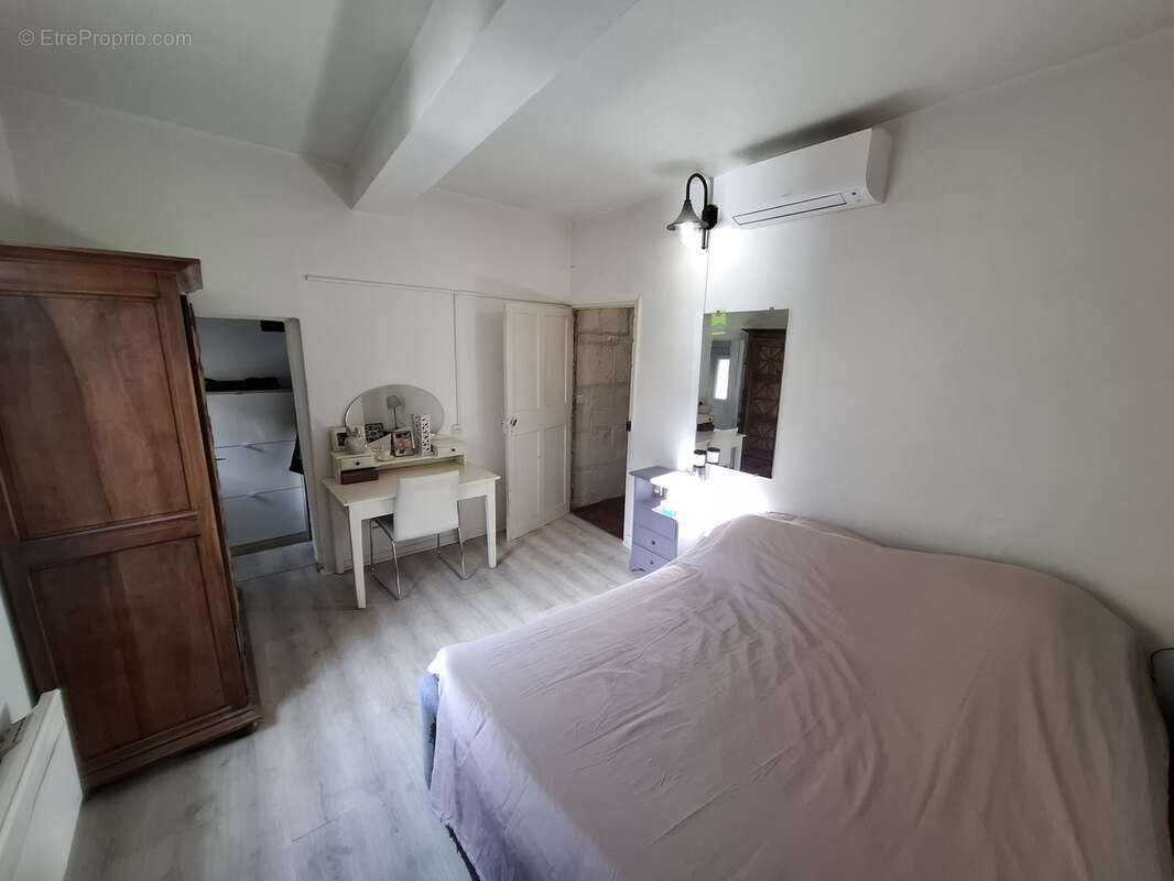 Maison à FONTVIEILLE