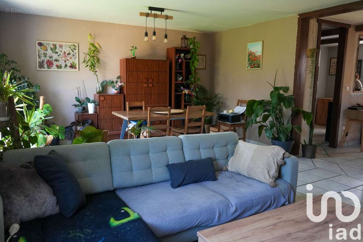Maison 159 m² à Luzillat  - photo 3