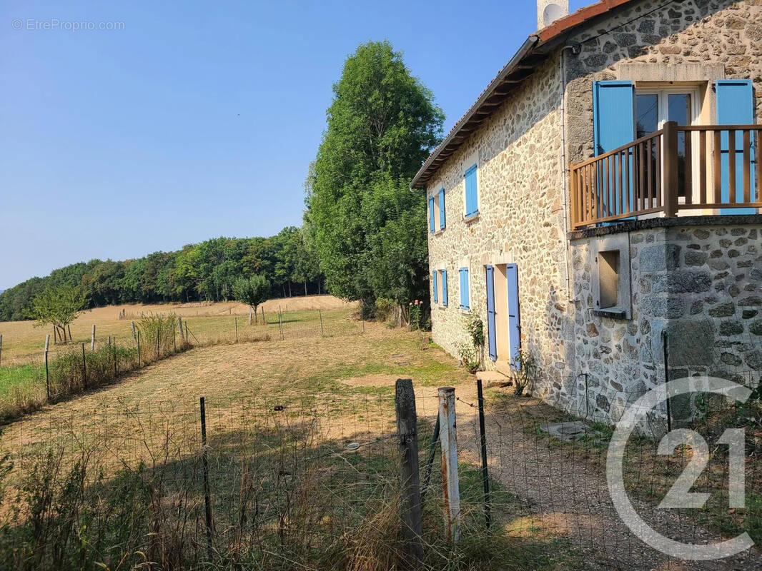 Maison à SAINT-MAMET-LA-SALVETAT