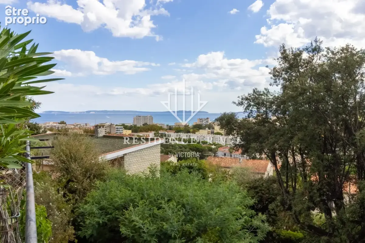 Le Lavandou grande terrasse vue mer & parking privé. - photo 6