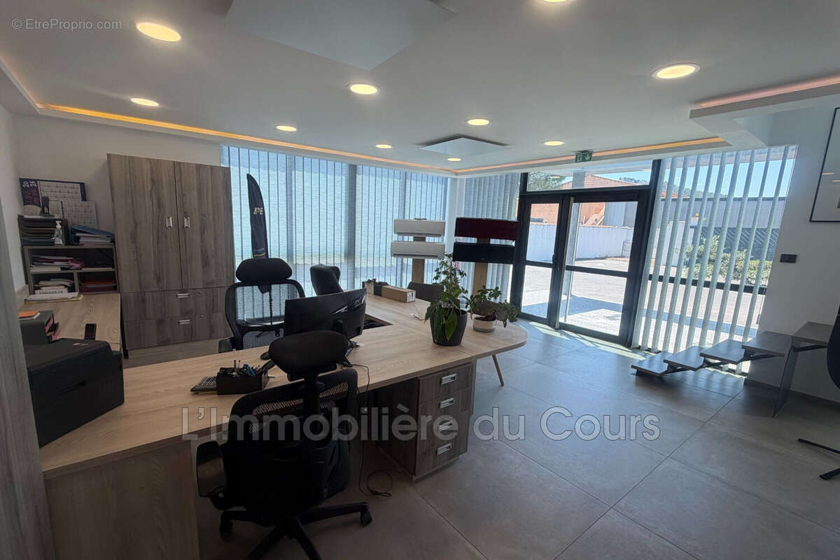 Appartement 700 m² à Chateauneuf-Les-Martigues  - photo 4