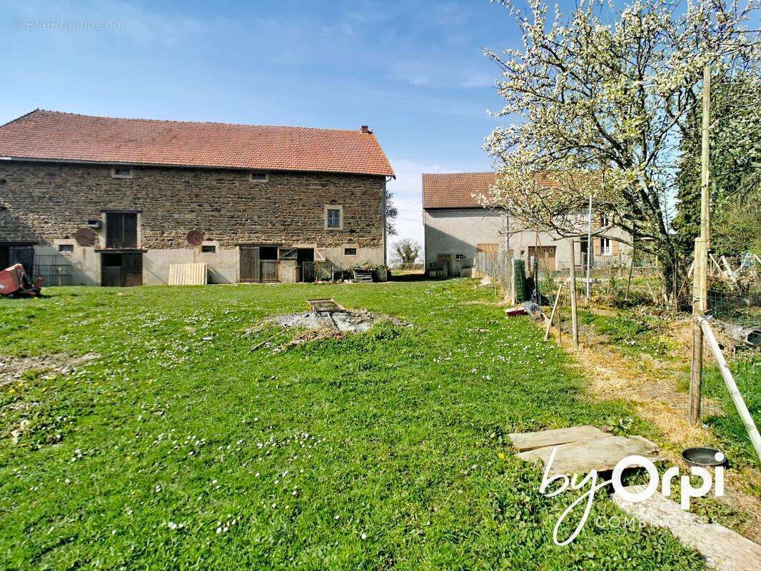 Maison à LA CROUZILLE