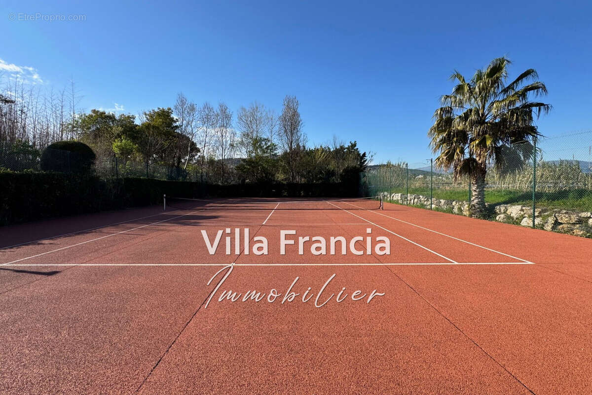 Appartement à MANDELIEU-LA-NAPOULE