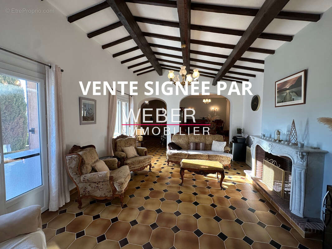 OLLIOULES - Maison familiale - Garage et caves - Terrain 1900 m2 - photo 4