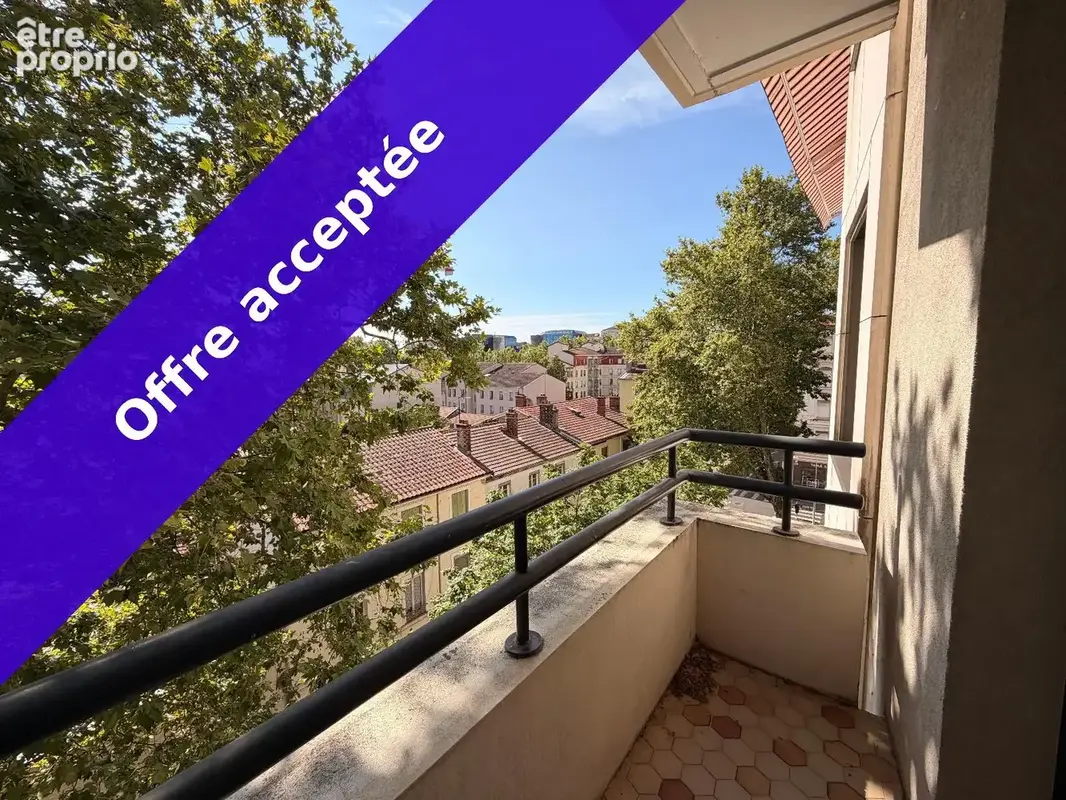   - Appartement à LYON-3E