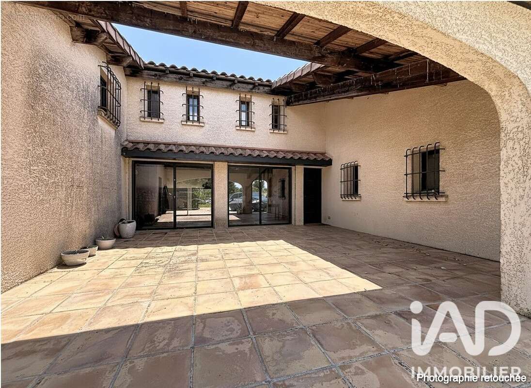 Maison 275 m² à Peyrens  - photo 6