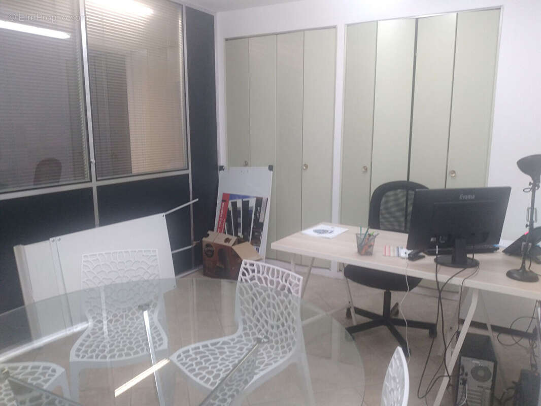 Local commercial 68.47 m2 - photo 3