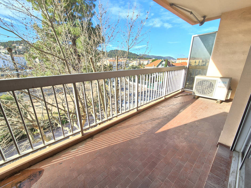 Appartement à HYERES