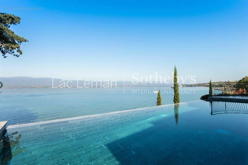 Maison à CHENS-SUR-LEMAN