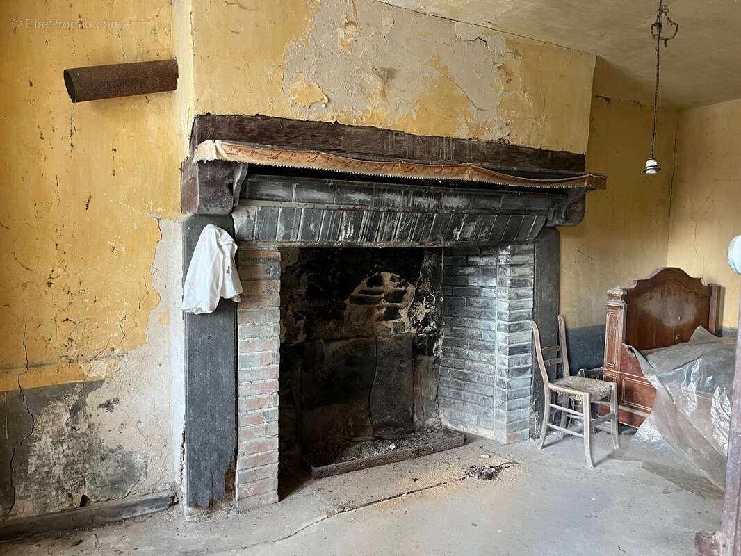 Mi-chemin Brive et Limoges - Belle fermette et dépendances a rénover - photo 11