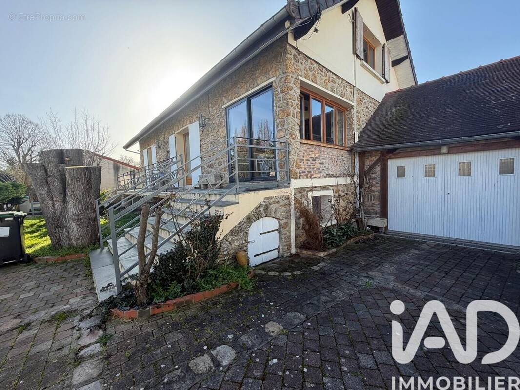 Photo 1 - Appartement à MENNECY