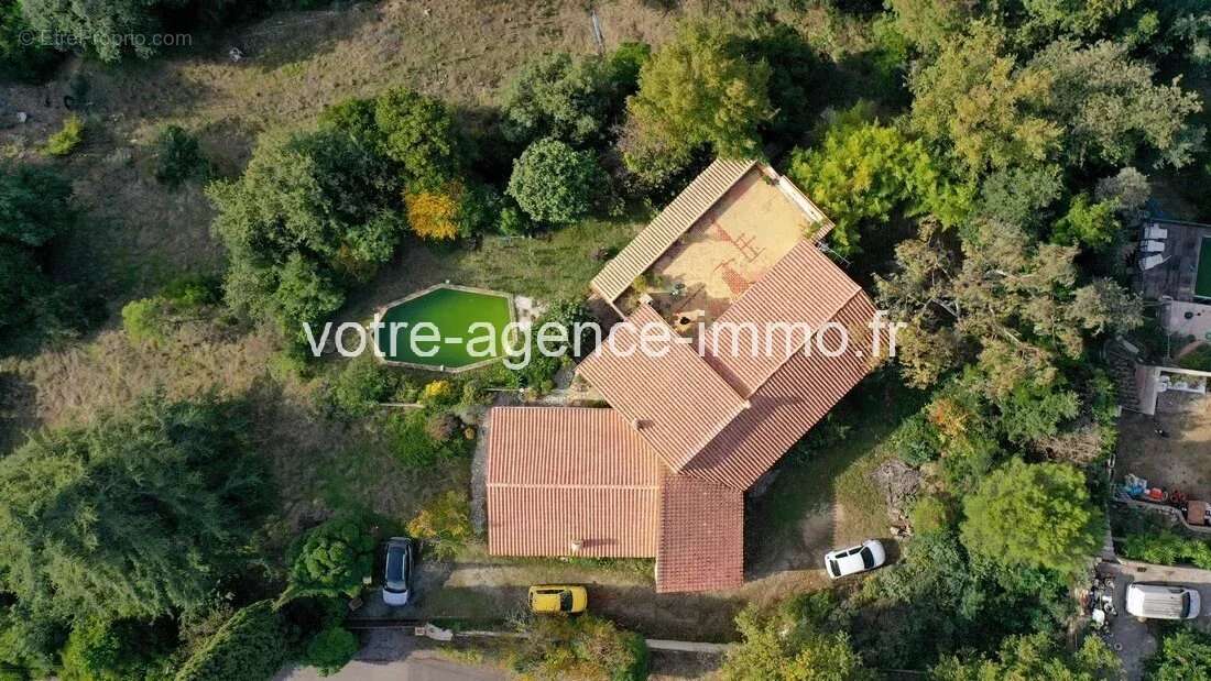 Maison à LA GAUDE