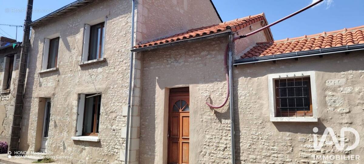 Photo 1 - Maison à SAINT-CHRISTOPHE