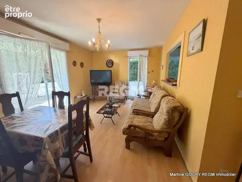 ORLEANS (45) - Exclusivité -T2 Rez-de jardin 48 m2 - Terrasse en L 41 m2- Cave - Place de parking en sous-sol - photo 17