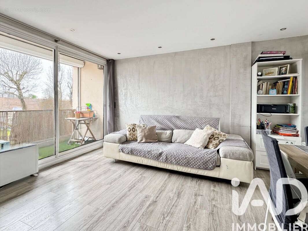 Photo 1 - Appartement à SAINTE-GENEVIEVE-DES-BOIS