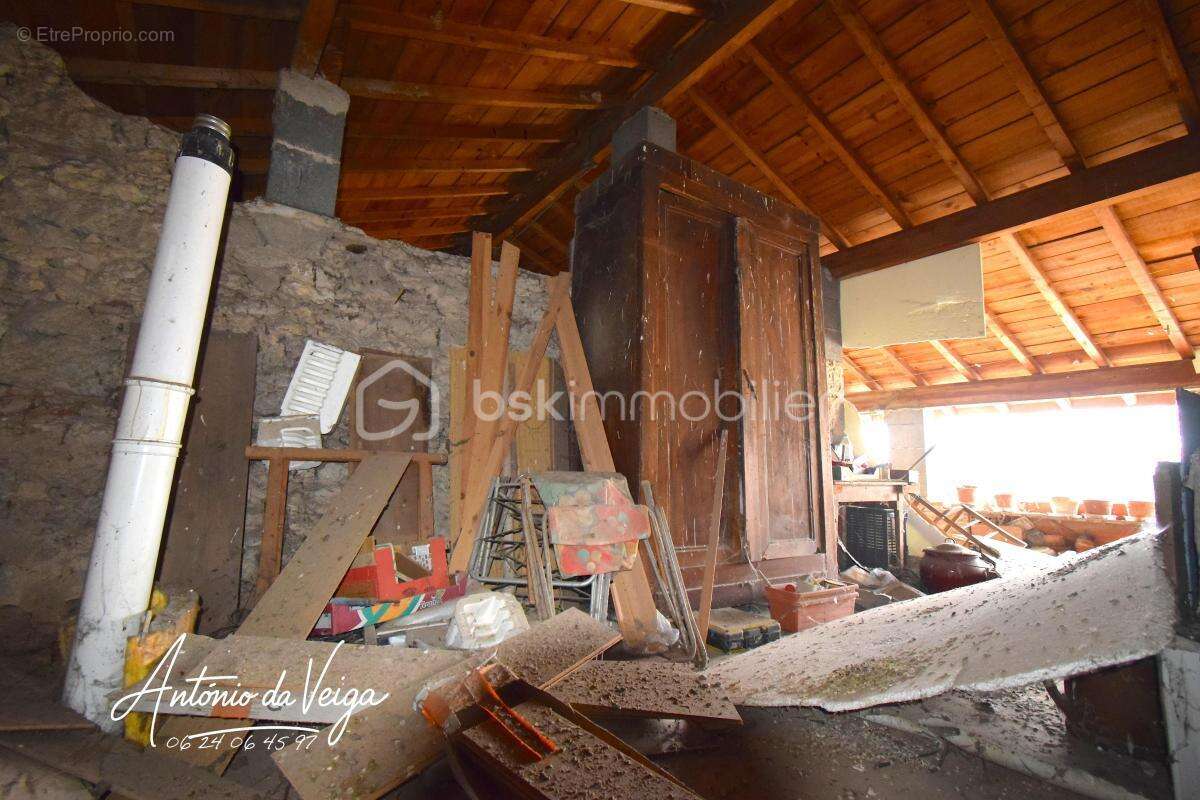   Maison de ville à réhabiliter – Emplacement exceptionnel - photo 3