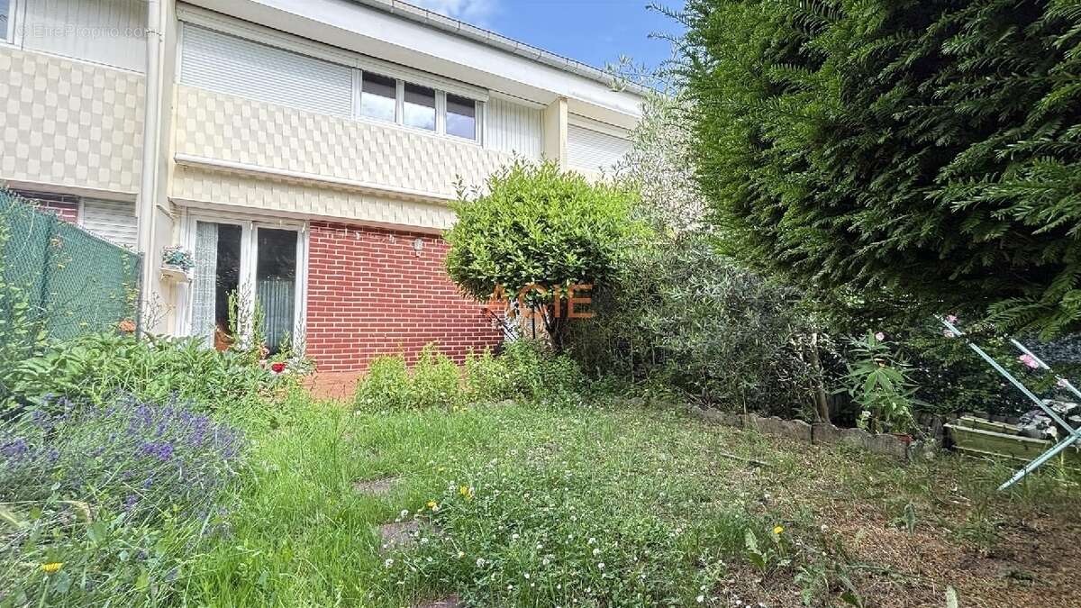 Maison à LOUVRES