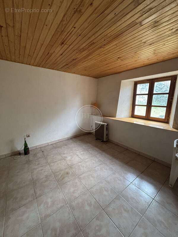 Maison à LONGESSAIGNE