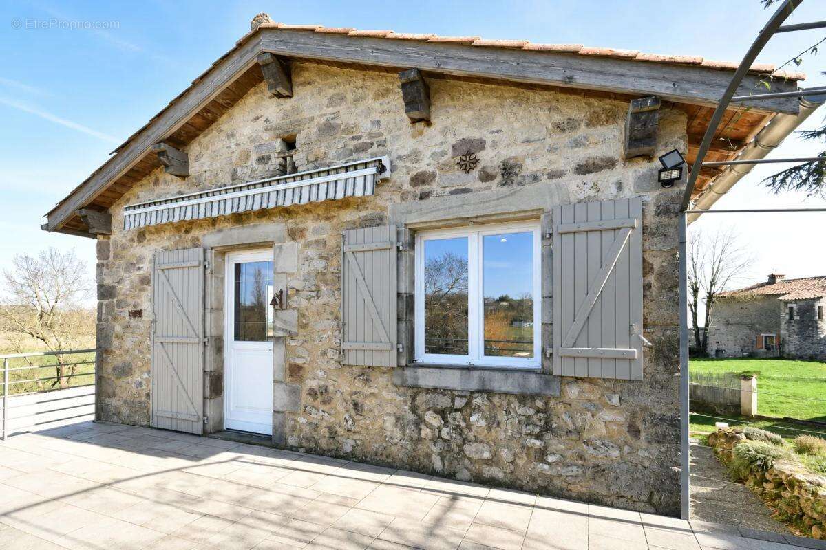 Maison à TONNAC