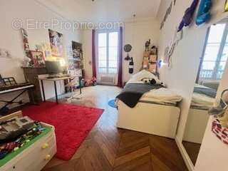 Appartement à PARIS-3E