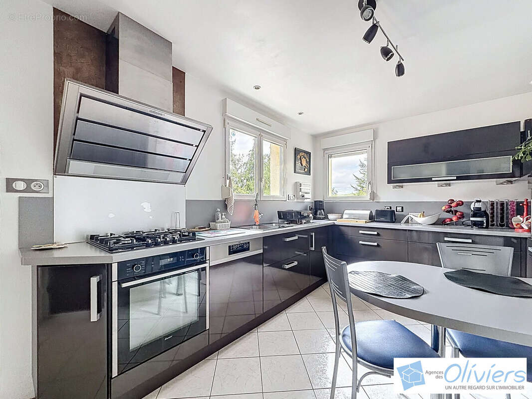 Maison à SAINT-REMY-LES-CHEVREUSE