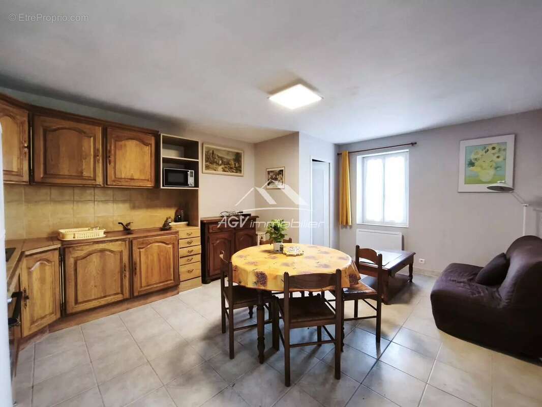 Maison à ALLEGRE-LES-FUMADES