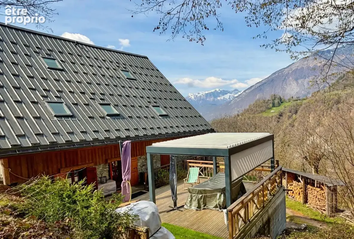 A vendre sur 2,4 ha en pleine nature 1 Chalet Rénové + 1 ancien chalet à réhabiliter - photo 9