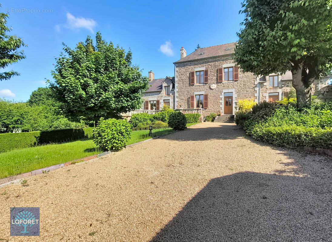 Maison à SAINT-MARC-LE-BLANC