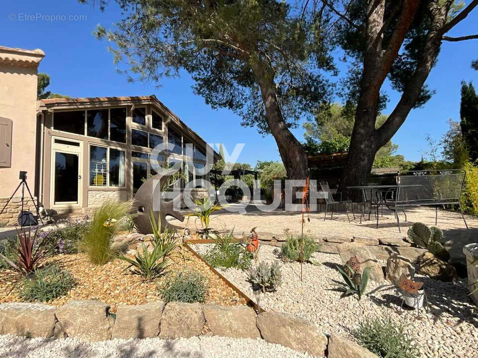 Secteur de Saint Antoine  , l'Isle-sur-la-Sorgue  - 167m² - 2450m² de terrain - photo 9