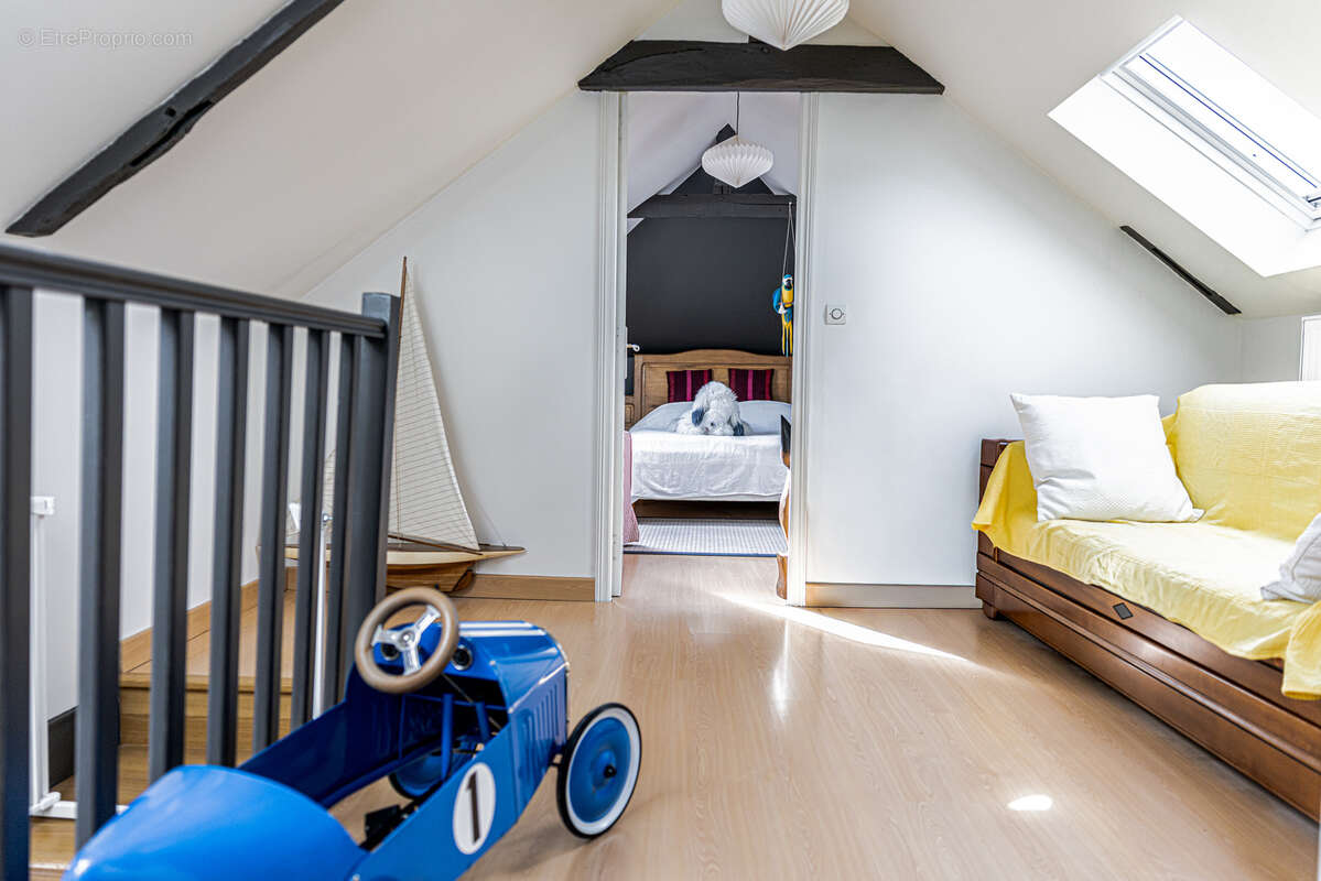 Maison à SAINT-PRYVE-SAINT-MESMIN