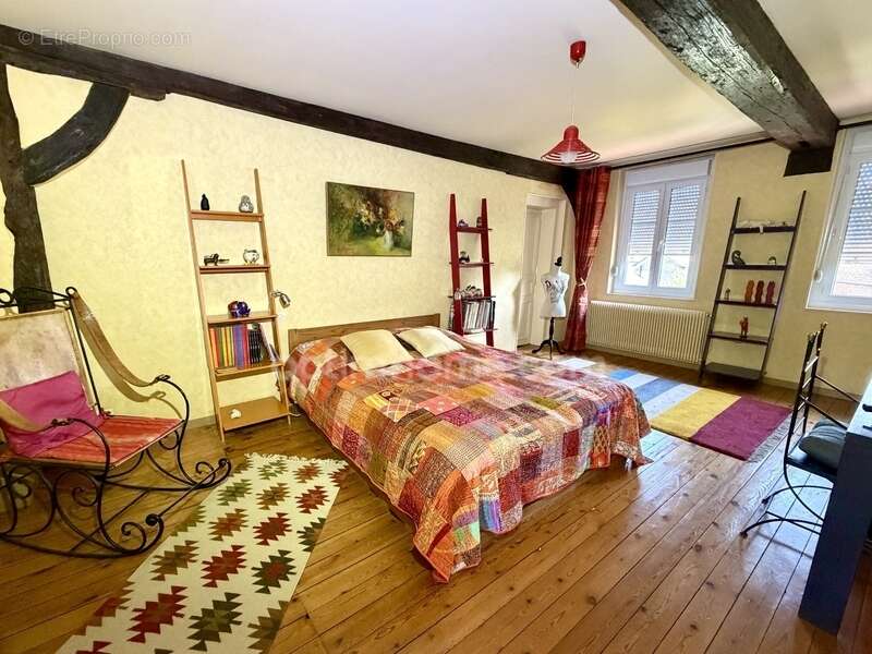 Demeure de caractère du XVIIe siècle rénovée avec élégance – Une adresse rare au cœur de la ville de Bernay (27300) - photo 13