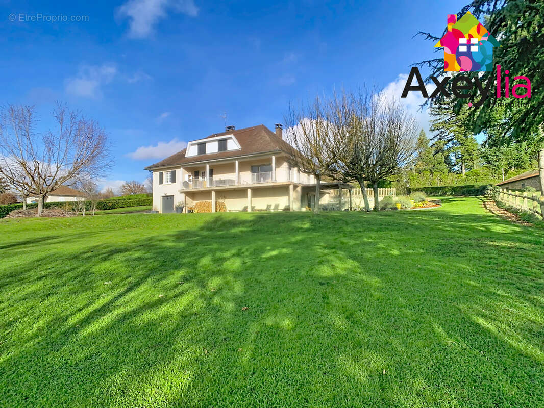 Maison à SAINT-VINCENT-DE-BOISSET