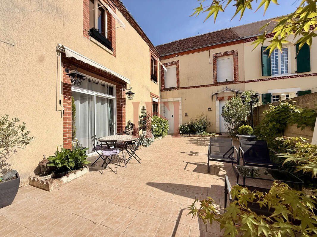 Maison à CLOYES-SUR-LE-LOIR