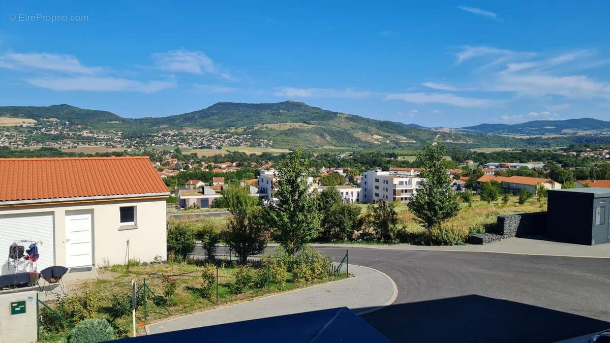 Maison à LES MARTRES-DE-VEYRE
