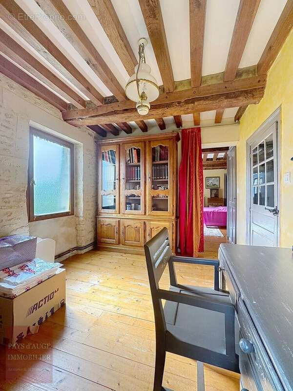 Maison à SAINT-PIERRE-SUR-DIVES