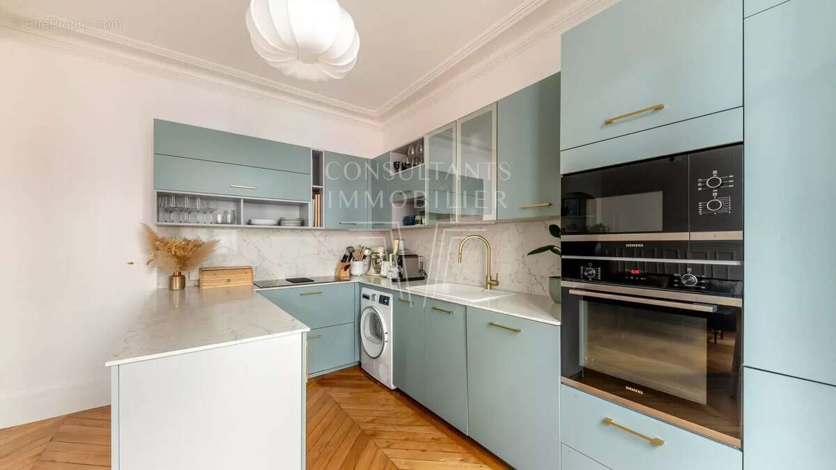 Appartement à LEVALLOIS-PERRET